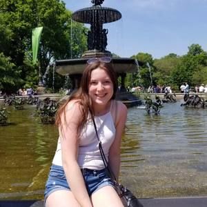 Meet your Posher, Annie-pier